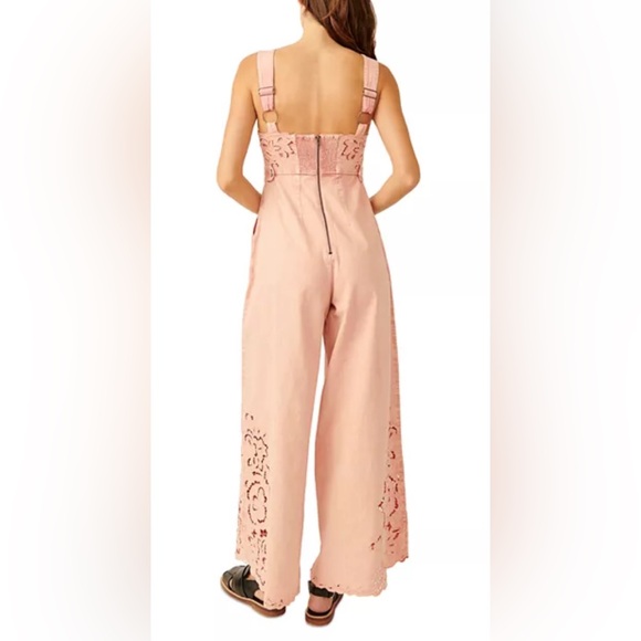 Free People Jumpsuit NWOT
🎀Price Is Firm🎀 - Picture 6 of 10